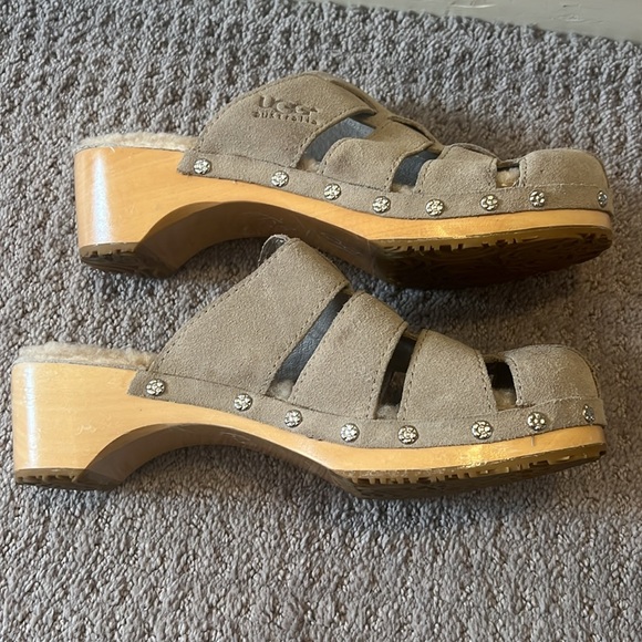 Suede UGG clogs. Size 6. - Picture 6 of 6